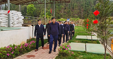 贛州市委常委、常務副市長高世文一行先后到挺進環(huán)保定南馬山逕、龍南黃沙稀土尾水項目調(diào)研