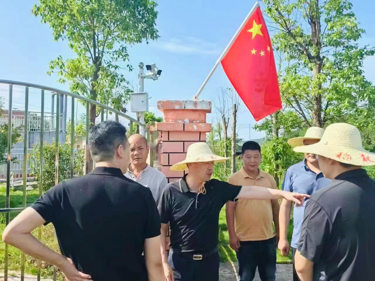 贛州市政府副市長、區(qū)委書記連天浪一行蒞臨我司污水處理廠指導